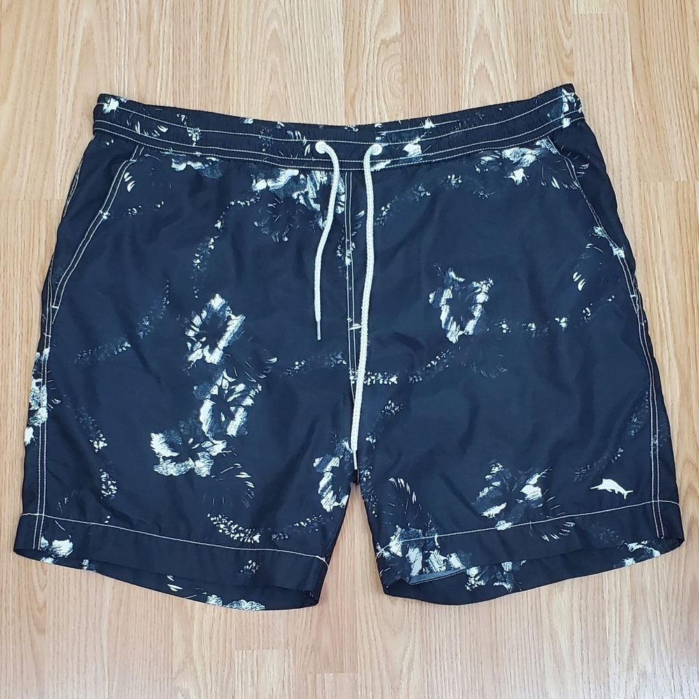 Tommy Bahama Xl swim suit trunks floral black summer vacation beach cruise
